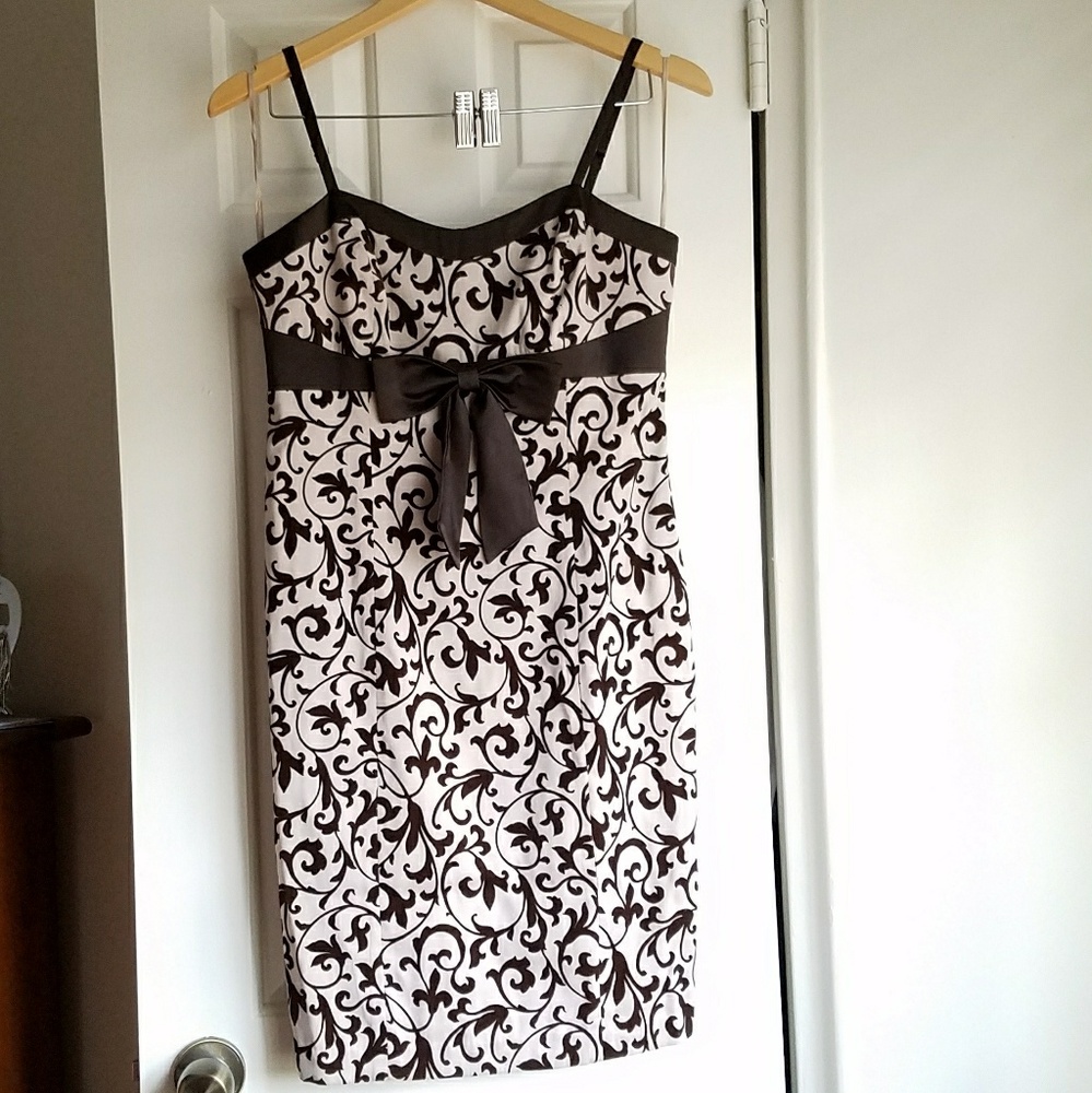 Velvet Spaghetti Strap Midi Dress with a Bow